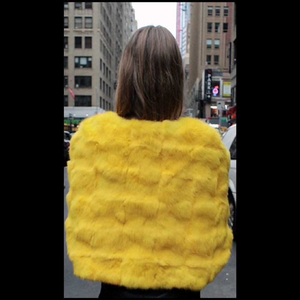 Yellow Rabbit Fur Capelet - Picture 4 of 4